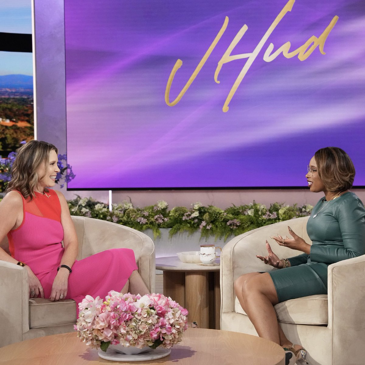 HannahStormESPN's tweet photo. So great to join the @JHudShow to discuss my career, hoops, and the importance of regular breast cancer screening. Our interview airs today! Thank you for having me @IAMJHUD. You’re amazing! 📺🩷 #BCAM #FightCancer #VFoundation https://t.co/tLLsSN5cMh
