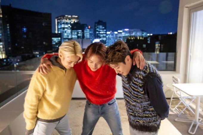 JunReoreo's tweet photo. いまが一番たのしいって笑顔で話してくれたばかりなのにぃ‥😢
ホンギがFTを守るって言ってくれたこと、とっても心づよかった✨
大好きな3人がそろう日を信じ🙏待ちます
それまでがんばるホンギとジェジ、ふたりを応援❣️

#FTISLAND 
#forever https://t.co/OdXGdK9krA