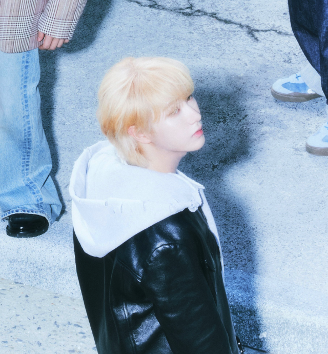nct_menfess's tweet photo. Visualnya renjun beneran unreal banget, like a fairy 🧚 😭😭
nct! https://t.co/rWCngprB5U