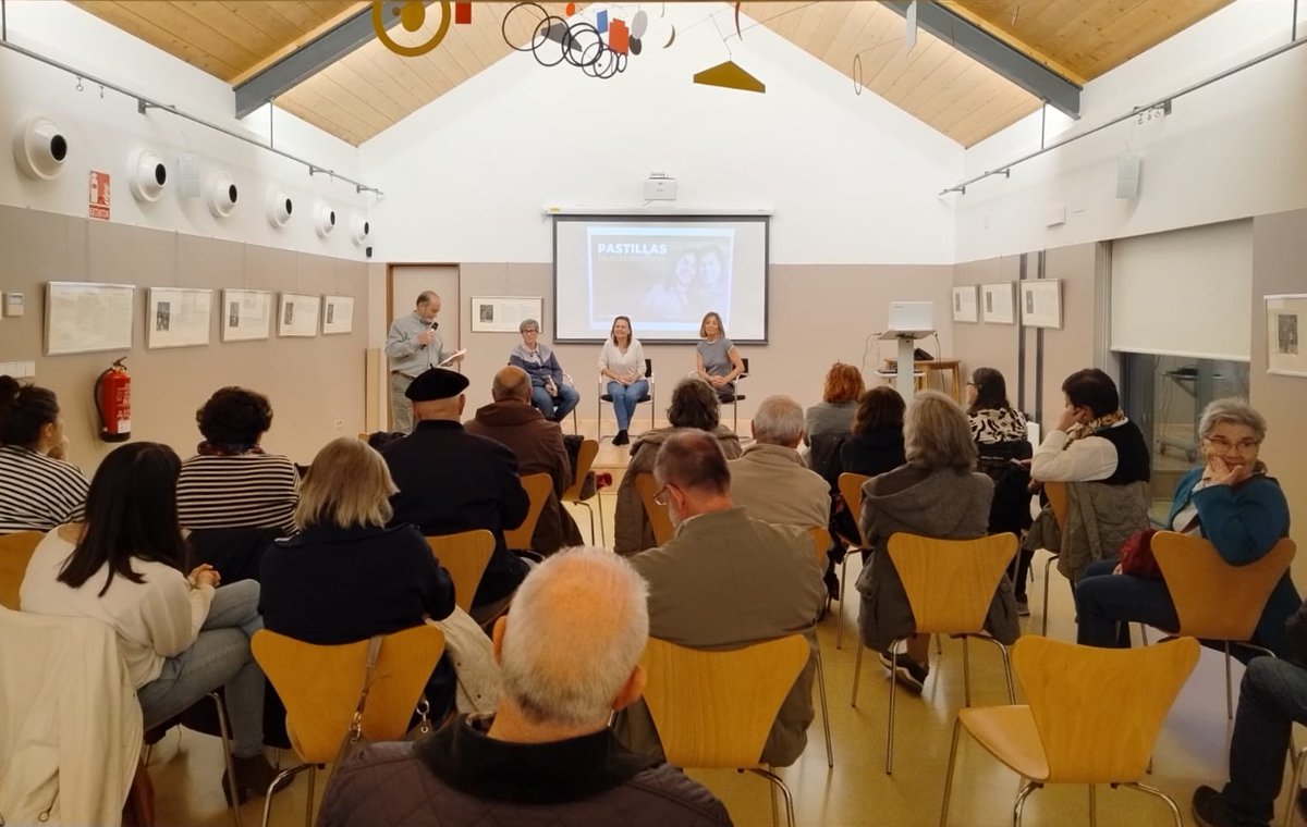 💊💊💊 Pastillas, solo las necesarias
Jornada #NoTeAutomediques en Ribera de Arriba
Con Tomás Manuel Fernández, alcalde de Ribera de Arriba; Beatriz López, Médica de Familia, Raquel Vázquez, enfermera; y Marisa Nicieza, Farmacéutica de la Consejería de Salud