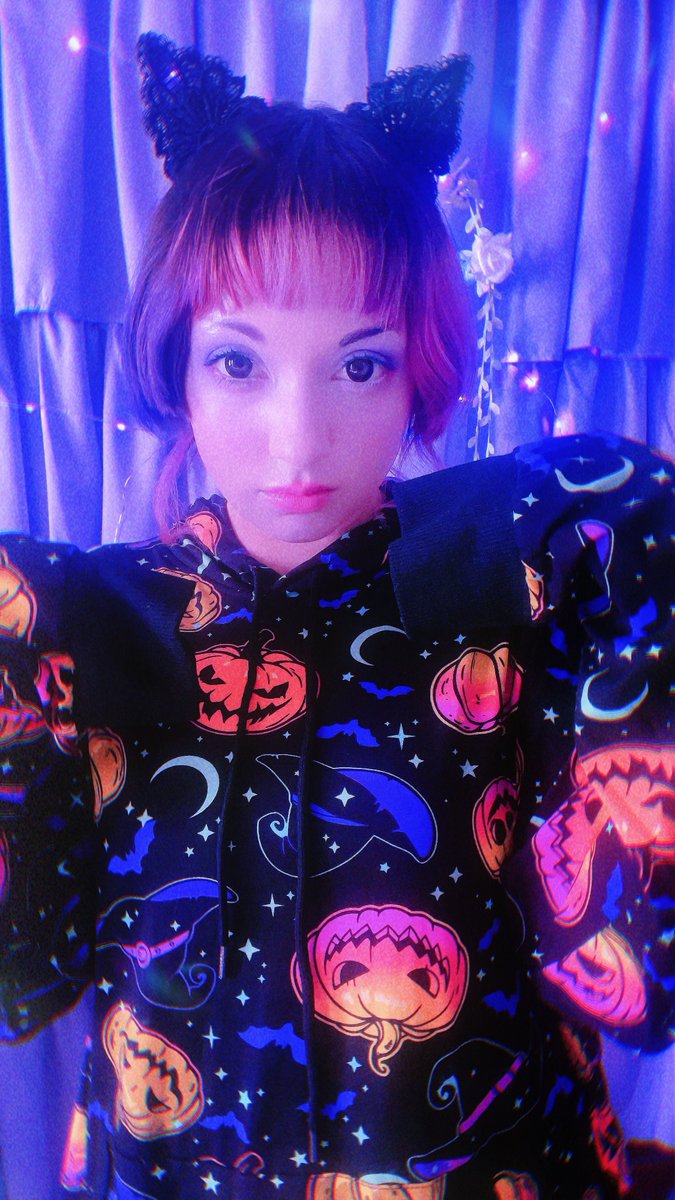 newhologram's tweet photo. Ween ween ween🎃
✨✨✨
#model #enby #kawaii #disabledmodel #queermodel #モデル #halloween #ハロウィン https://t.co/tQA6HqvkBf