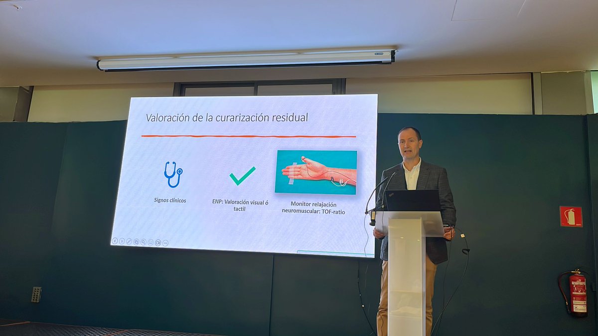 anestesiaHCSC's tweet photo. Los avances en monitorización en anestesia ya incluyen la IA. Un debate entre los monitores que existen de profundidad anestesica y nocicepción, hemodinamica y relajación moderada por Dr de la Calle. Qué futuro nos espera? @AbadGurumeta @germ_red @rosalianavarro_ @sedar_es https://t.co/rjq1W7ftQr