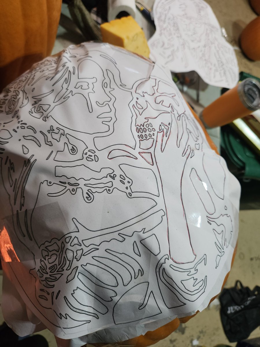 And it begins 🧡 #pumpkincarving for my place, #jackolanterns are my thing. It wouldn't be #Halloween without it. Enjoy the ##spookyseason before it's gone. #HappyHalloween,#art, #pumpkincarver, #stoneykins, #pumpkin