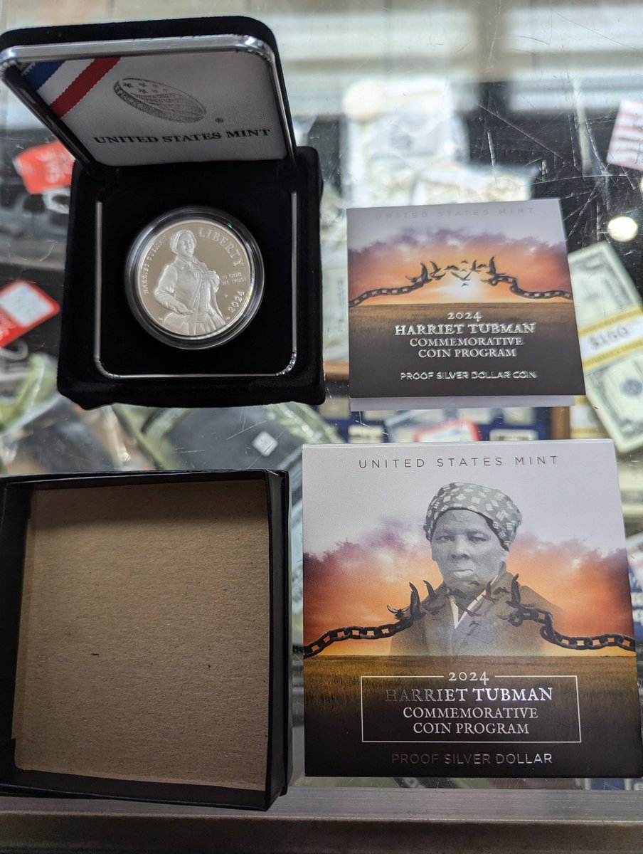 HeritageGold's tweet image. Own a piece of history! 💫 This stunning 2024 Harriet Tubman commemorative silver proof coin honors the legendary abolitionist. Perfect for collectors and history buffs alike. Don't miss out! #HarrietTubman #CommemorativeCoin #SilverProof #History #Collect #Investment