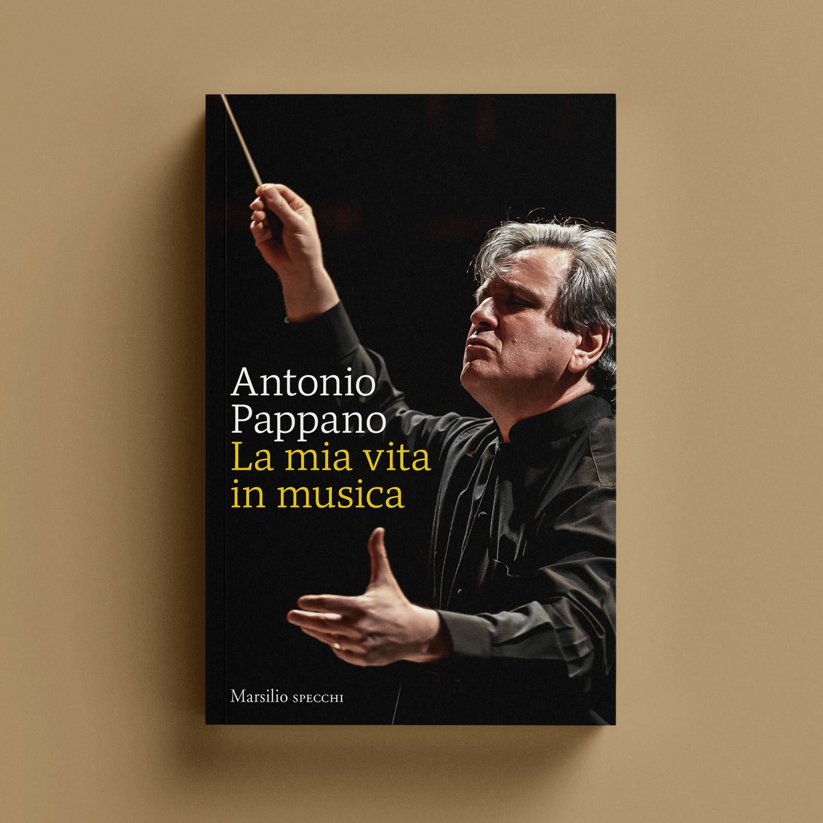 MarsilioEditori's tweet photo. ✍️ Antonio Pappano
📖 La mia vita in musica
Da oggi in libreria!
🔗 https://t.co/jqoxVp9jOs
Incontra l’autore:
🗓 31 ottobre, ore 18.30
📍 Accademia Santa Cecilia | Spazio Risonanze, Roma
con @serenabortone3
#Marsilio #specchi #AntonioPappano #lamiavitainmusica https://t.co/YLzrWFUMgm