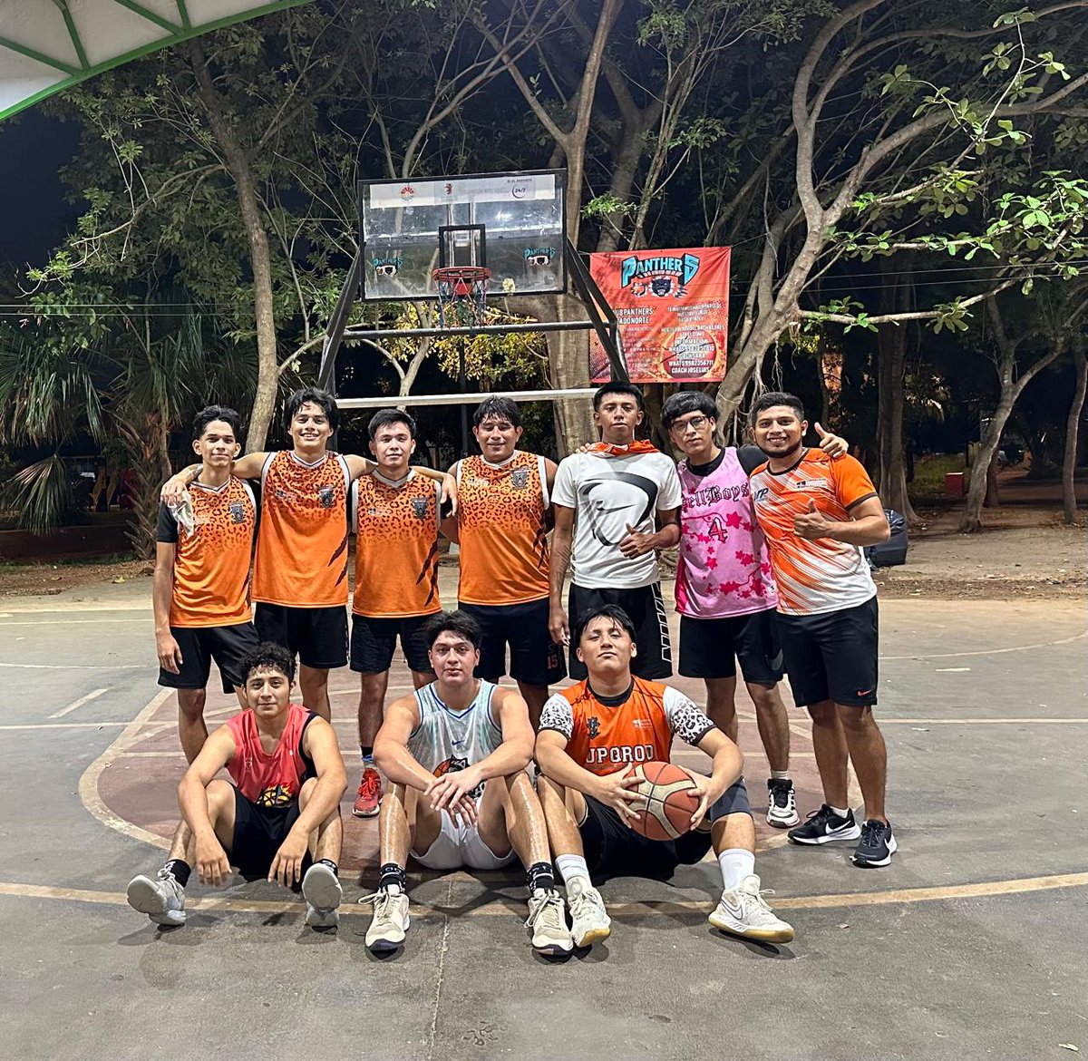 DOMINGO DEPORTIVO UPQROO
Este domingo 27 de octubre, fue un gran día para el deporte UPQROO, teniendo actividades de los extraescolares de Basquetbol Varonil y Futbol 7 Femenil.

facebook.com/share/p/vnDy9L…