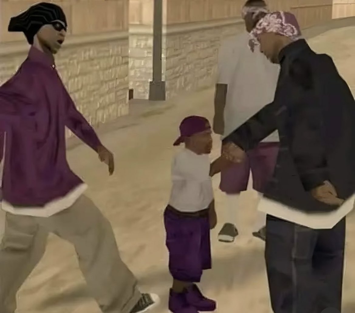 yo de wachin saludando a los amigos de mi viejo porque se armó un re asado