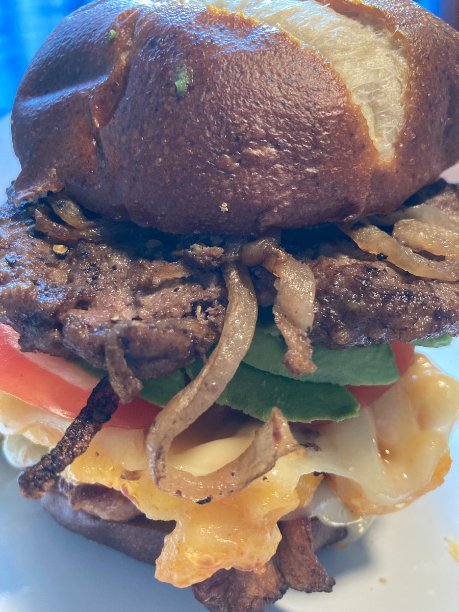profguyer's tweet image. The chorizo beer mac #burger, made with @SwampHead&apos;s Big Nose IPA!