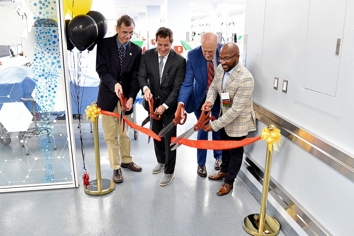 Exciting news! 🎉 We recently unveiled the new Maurice N. Reid, MD ’99 Anatomy Teaching Facility at UMSOM! This state-of-the-art lab was made possible by a generous $1M donation from Dr. Reid. Thank you for your incredible contribution! Read more here: bit.ly/40q65vs