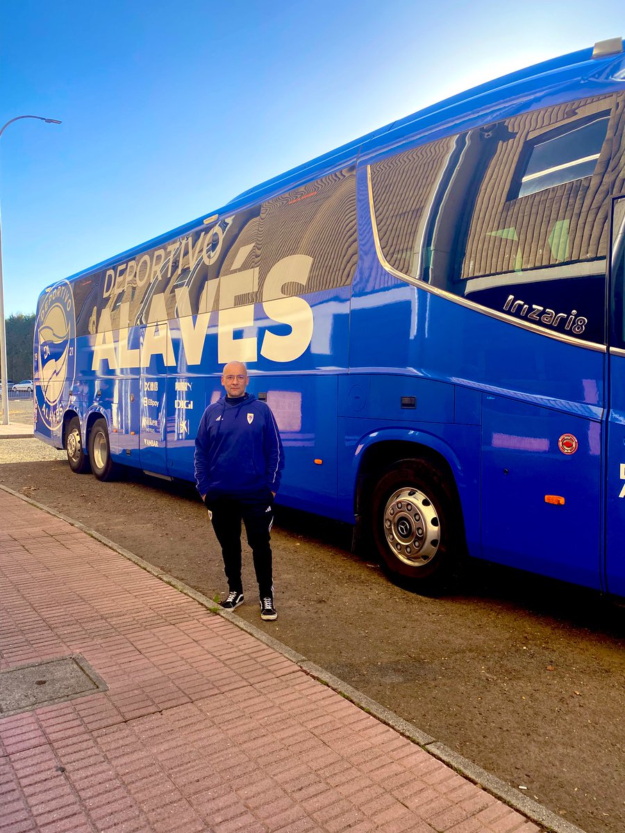 fer200279's tweet photo. Y si sí @SD_Compostela 🫢
Imos 💙🤍 https://t.co/h0FwbPOZJl