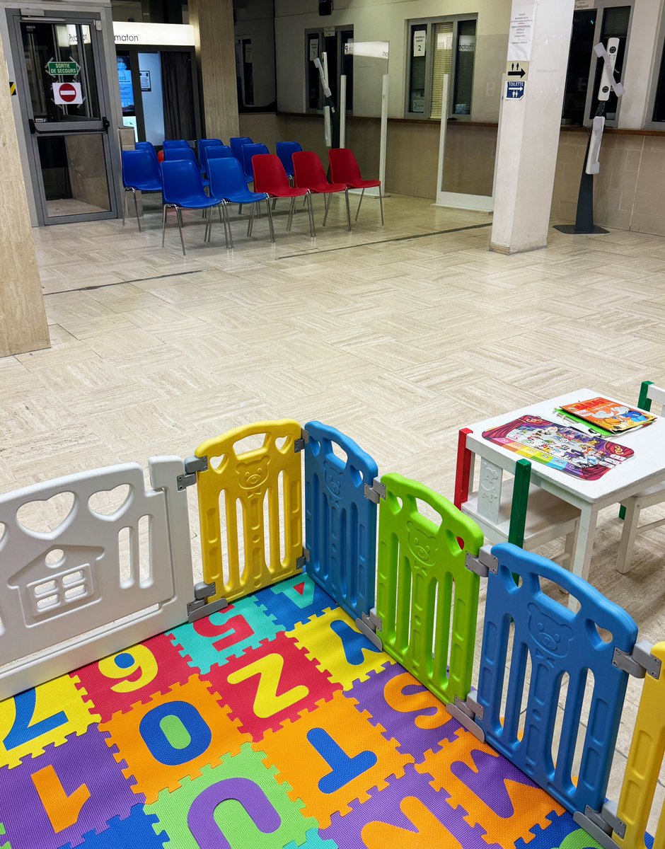 Nella sala d'attesa del Consolato Generale d'Italia a Parigi domani i più piccoli troveranno un nuovo spazio tutto per loro! 👧👶🐳🌸🇮🇹
Continuiamo il nostro impegno per servizi sempre più vicini ai cittadini