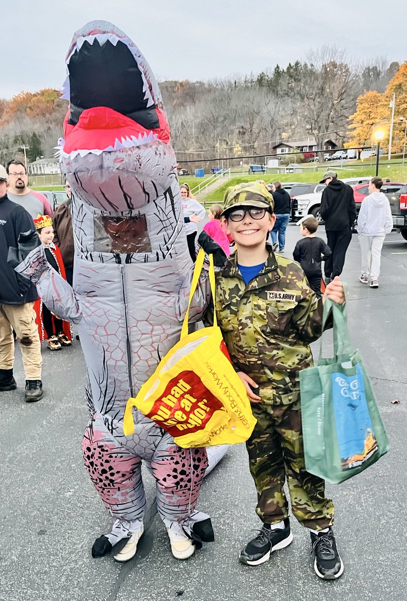 Our Trunk or Treat was last Friday &amp; judging by these smiles, a great time was had by all! Then again, candy was involved! #HoneoyeProud