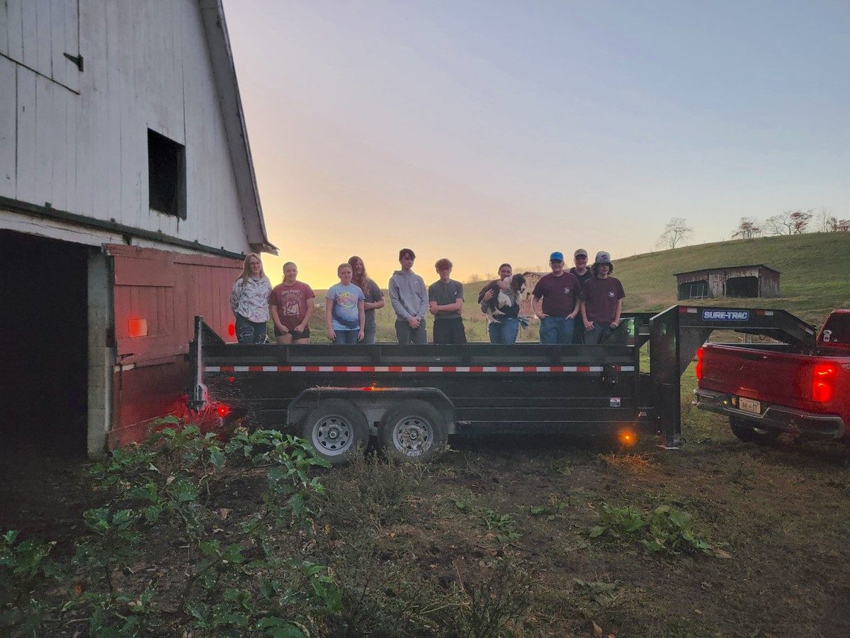 Virginia4_H's tweet photo. Along with @VACoopExt, we have been hard at work after Hurricane Helene. From collecting donations, to local 4-H clubs delivering hay, to hosting 140+ linemen at the @swva4hcenter, #Virginia4H is proud to be a part of recovery efforts! 💚🍀

Read more ➡️ https://t.co/aW9QpceyVi https://t.co/HR4mLAK4xq