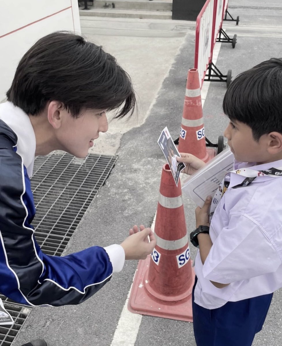 n9Ei0's tweet image. หนูชอบประธานนักเรียนค่ะ y - y