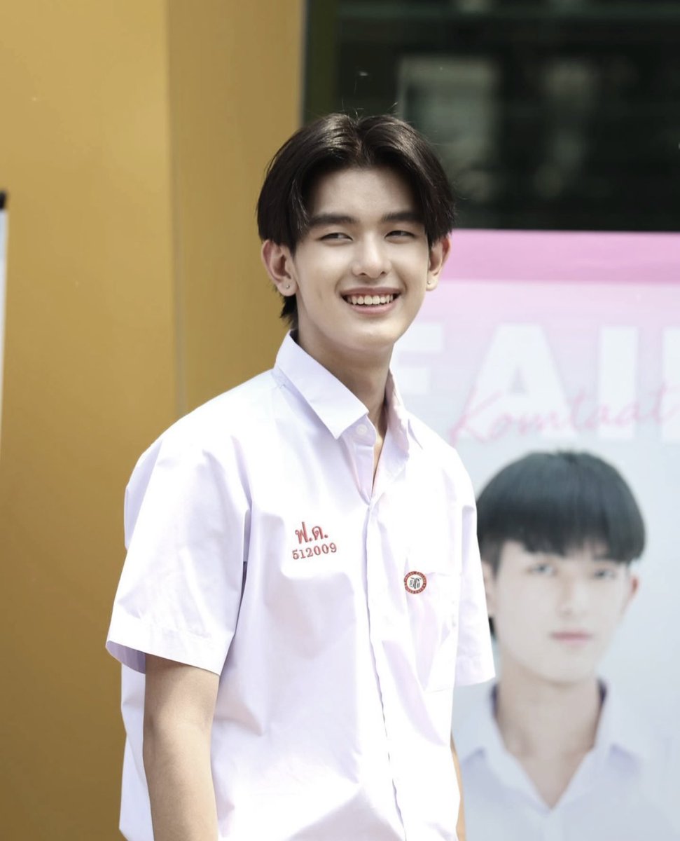 n9Ei0's tweet image. หนูชอบประธานนักเรียนค่ะ y - y