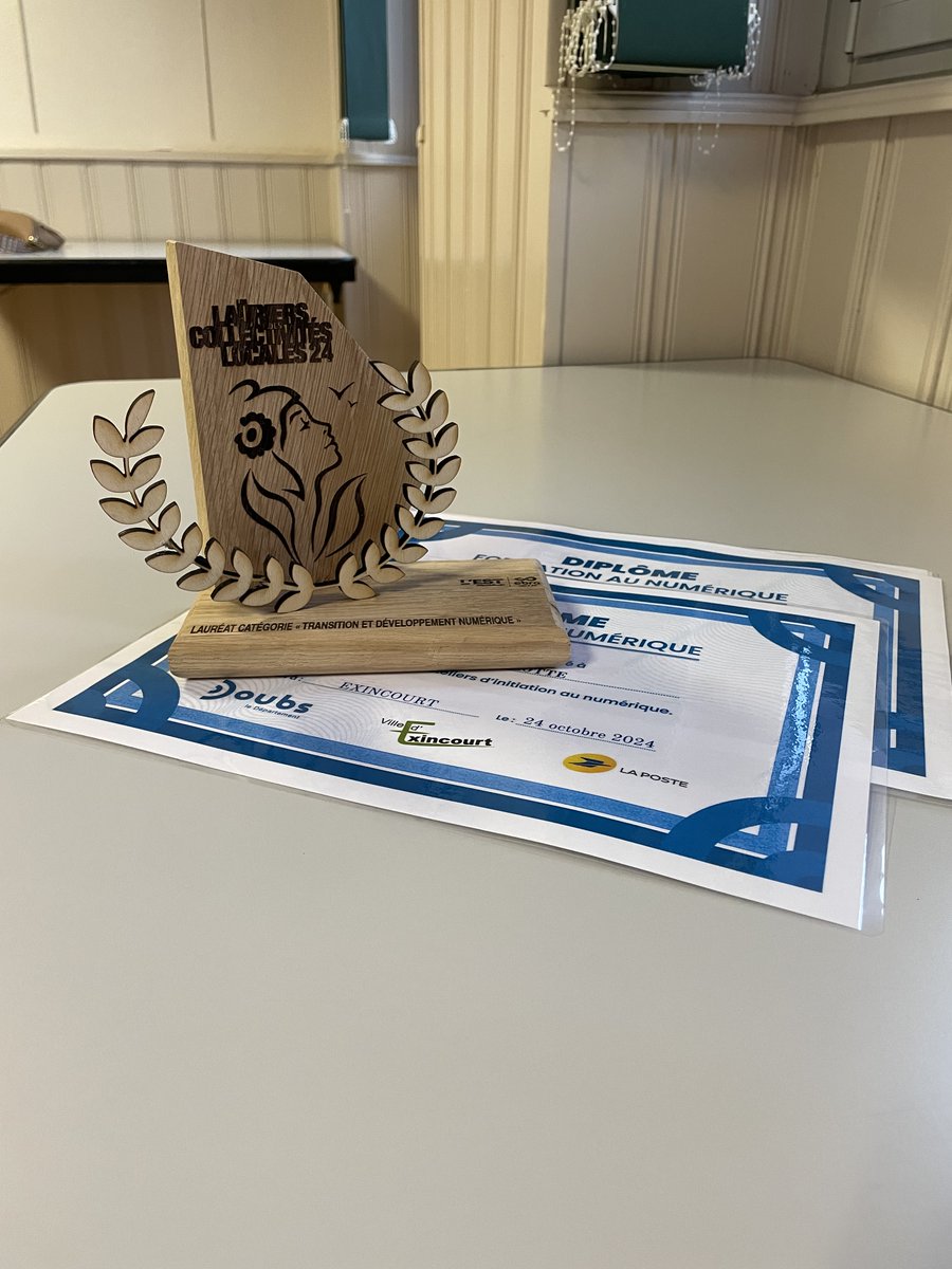 🛜 Un pas de plus pour lutter contre la fracture numérique 💪

 >  7 séniors ont suivi un parcours de formation au numérique, grâce <a href="/TabletteArdoiz/">Tablette Ardoiz</a> à #Exincourt, financés par #LaPoste et <a href="/Doubscd25/">Doubs</a>. 

Félicitations à eux !