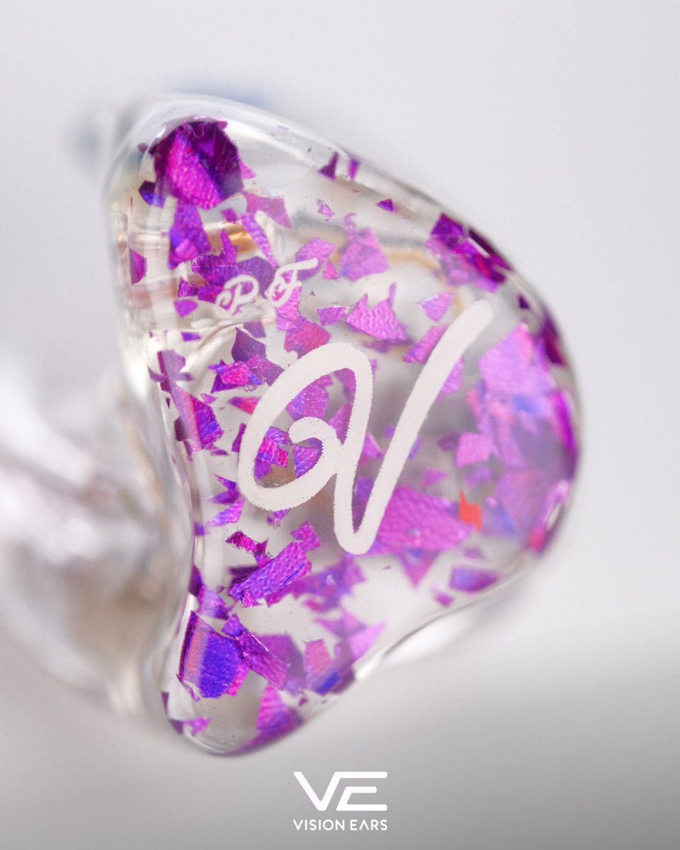 VisionEars_de's tweet photo. Some sparkling faceplates for the darker days ✨
VE3.2 with Sparkle Translucent Purple & Sparkle Pink with custom artwork.
#ve #visionears #ve3.2 #inearmonitors #inears #iem #custominears #audioengineer #soundengineer #musician #audiophile #handcraftedincologne https://t.co/o9Unj0Y6cZ