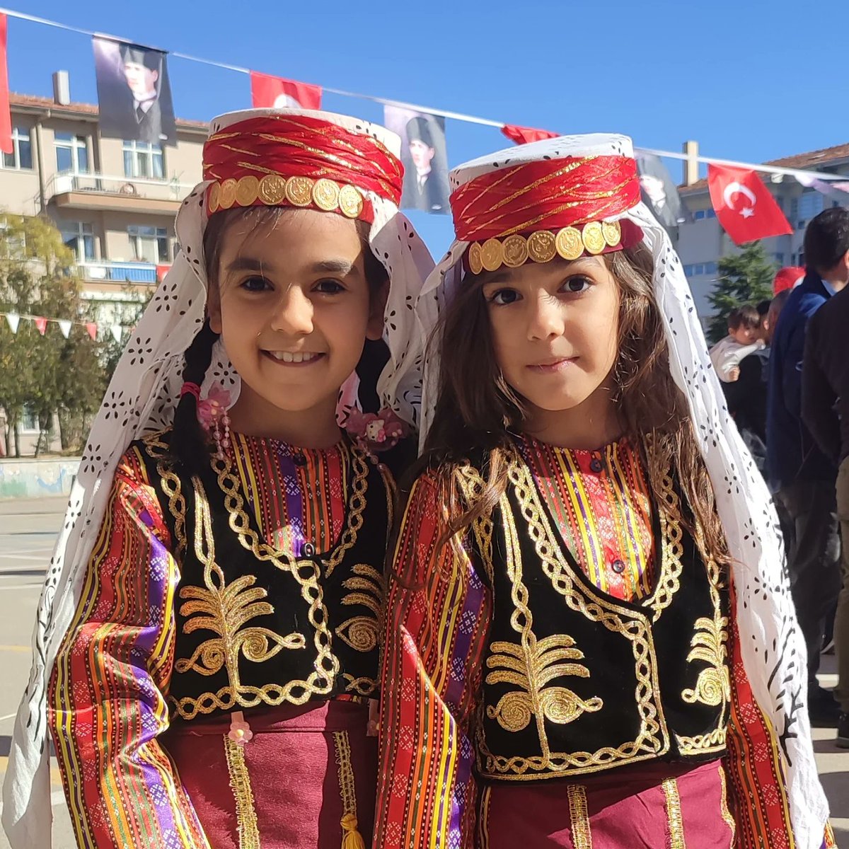 sariaslanumut's tweet photo. #NeMutluTürkümDiyene #yasasıncumhıriyet #29EkimCumhiyetBayramımızKutluOlsun 🇹🇷 https://t.co/7VJqAU2MMW