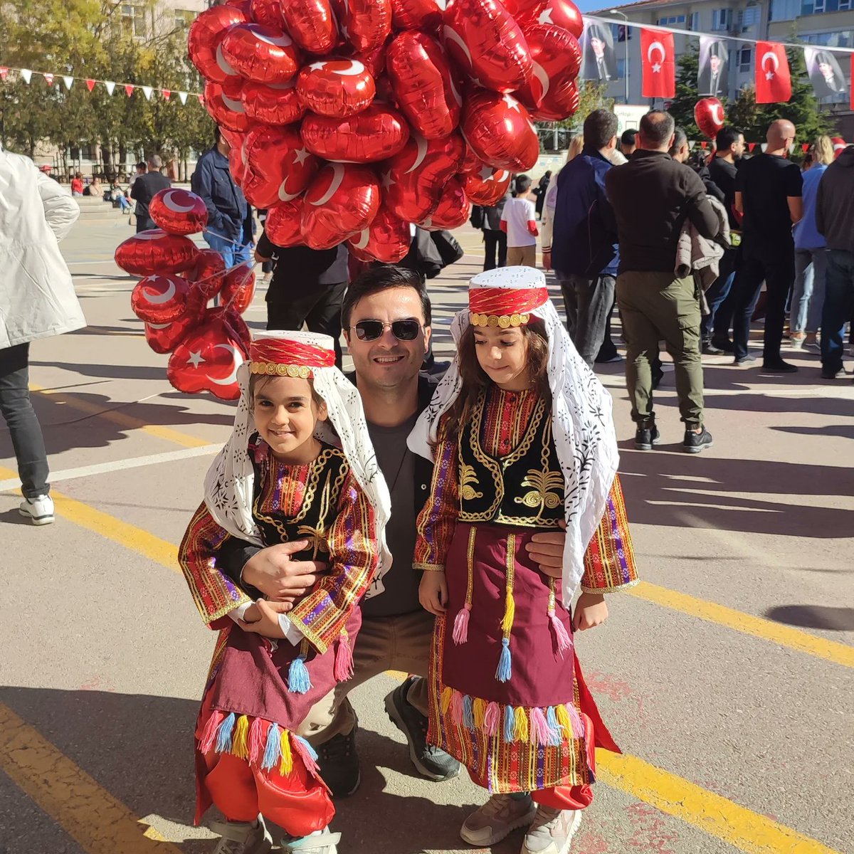sariaslanumut's tweet photo. #NeMutluTürkümDiyene #yasasıncumhıriyet #29EkimCumhiyetBayramımızKutluOlsun 🇹🇷 https://t.co/7VJqAU2MMW