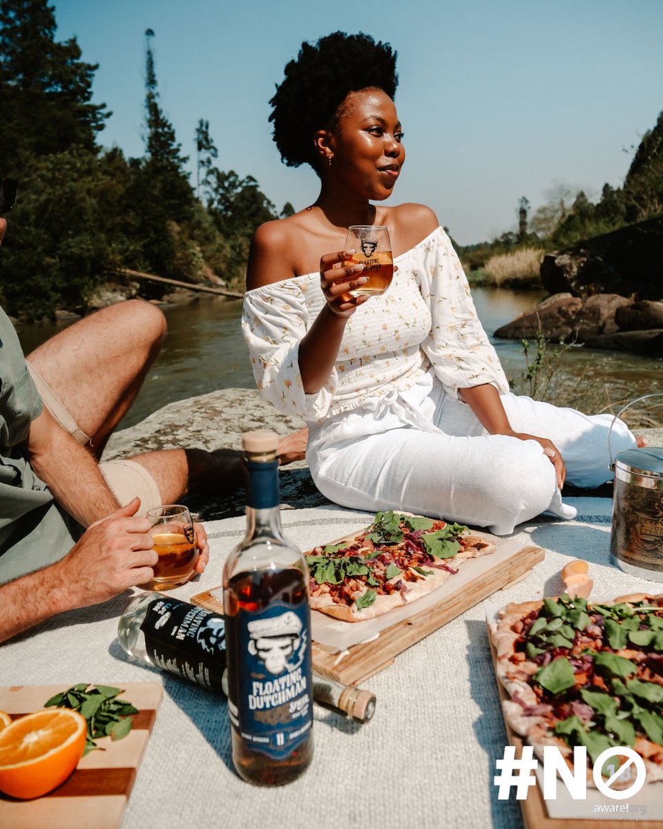 FloatinDutchman's tweet photo. Cheers to good friends and great rum - doesn’t get any better than this! 🥂 https://t.co/kx71CpMHfg