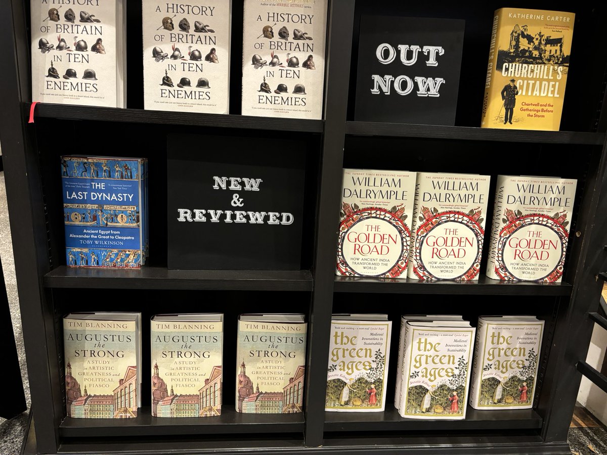 Very good to see Smart Money by <a href="/brunello_rosa/">Brunello Rosa</a> &amp; <a href="/Casey_Larsen/">Casey Larsen</a> alongside Goodbye to Russia by <a href="/sarahrainsford/">Sarah Rainsford @sarahrainsfordbbc.bsky.social</a> as soon as I walk into <a href="/gowerst_books/">Waterstones Gower Street</a>, then Toby Wilkinson The Last Dynasty alongside <a href="/DalrympleWill/">William Dalrymple</a> The Golden Road. Excellent choices!