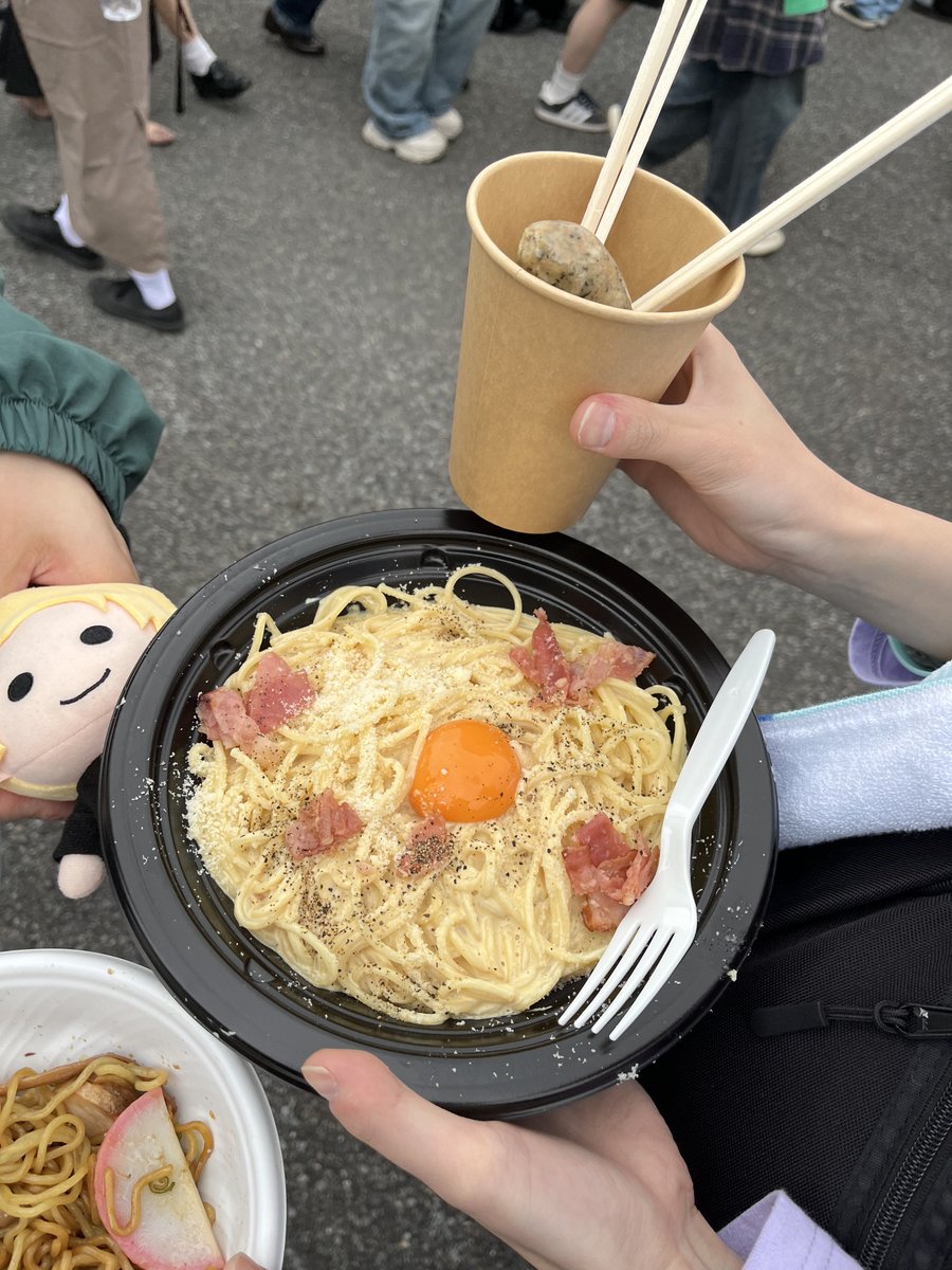 Yo_327's tweet photo. いっぱい食べた　アドボ優勝‼️‼️（昔鉄板ベイビーで食べた時も同じこと言ってた気がする）
カクテル3/4売り切れてて残念だったので来年リベンジするぞ〜🥲👊 https://t.co/pQvFi6p1gZ