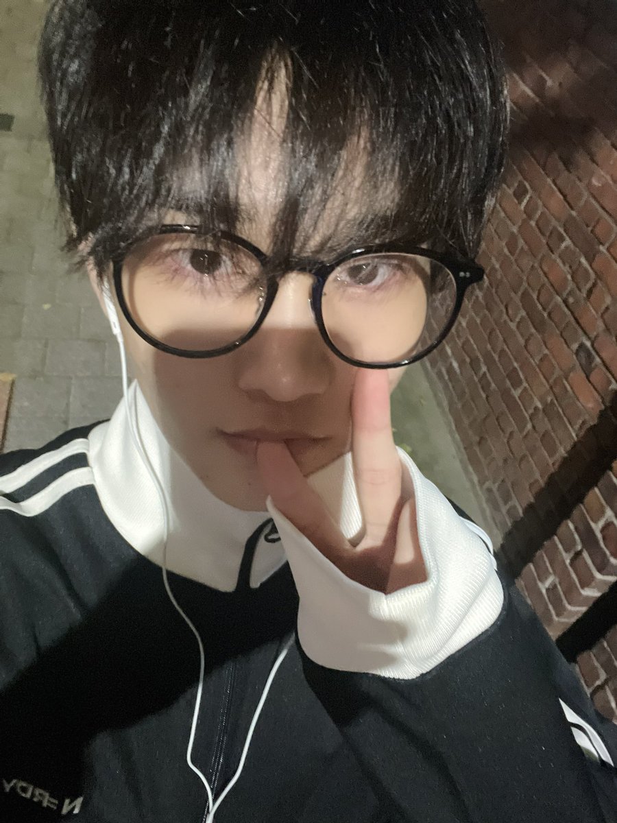 drpnupdates's tweet photo. 241027 [BUBBLE] 🐩 

#주창욱 #드리핀 #DRIPPIN #JOOCHANGUK https://t.co/pltzeDD3DI