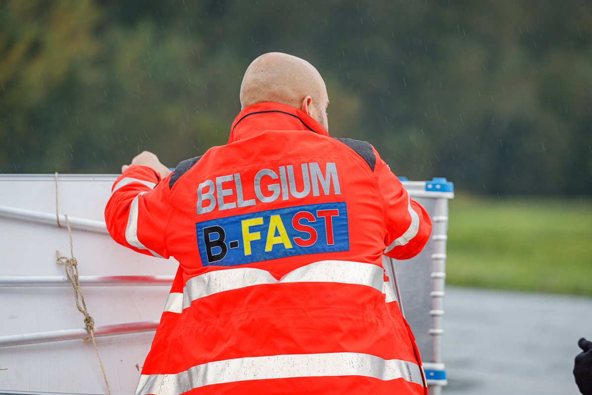 BeAirForce's tweet photo. The Belgian Air Force recently enhanced its disaster response capabilities with B-FAST during a joint exercise at the former NATO airfield in Ursel. This first-ever collaboration between #DATM and #BFAST marks a significant step in humanitarian support! https://t.co/CjqtYwso87