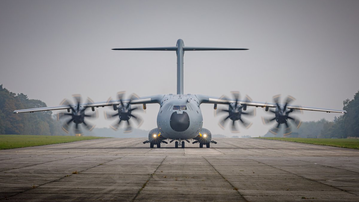 BeAirForce's tweet photo. The Belgian Air Force recently enhanced its disaster response capabilities with B-FAST during a joint exercise at the former NATO airfield in Ursel. This first-ever collaboration between #DATM and #BFAST marks a significant step in humanitarian support! https://t.co/CjqtYwso87
