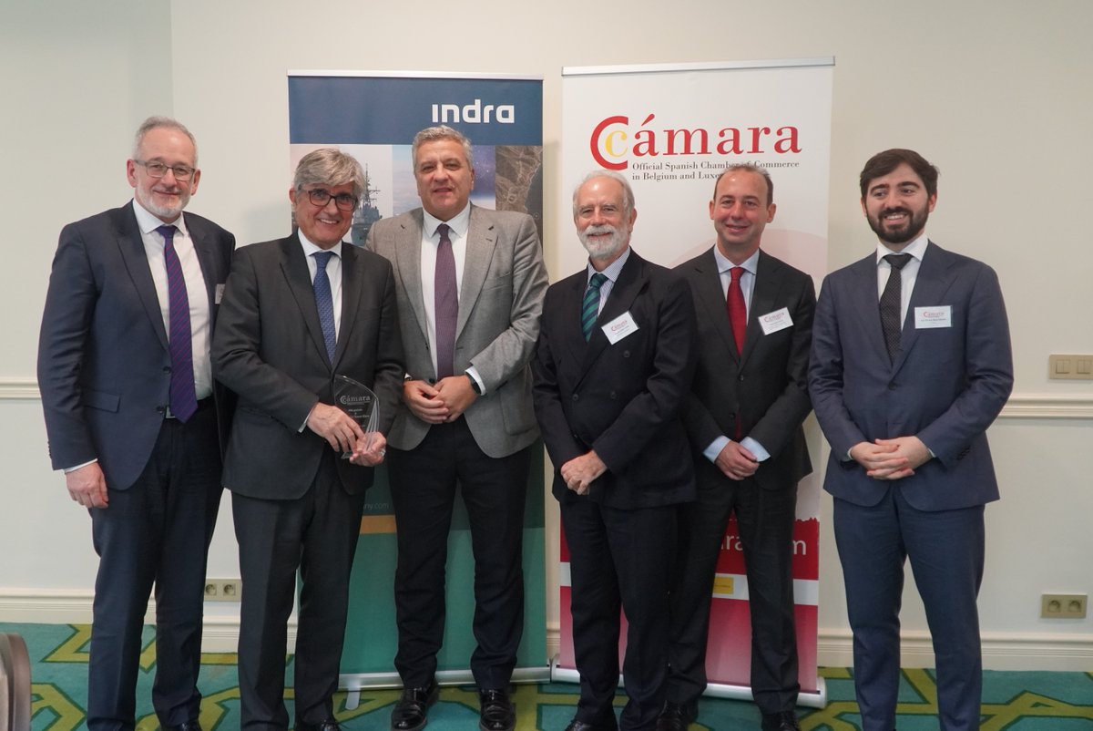 📢 El 24/10, la @Camarabelux organizó un almuerzo-debate con el embajador ante la OTAN, Federico Torres Muro, sobre la visión de España frente a conflictos actuales.

💼 Gracias a <a href="/IndraCompany/">Indra</a> por su patrocinio.

👉 tinyurl.com/23xsepj2

#Cámara #Defensa #Diplomacia