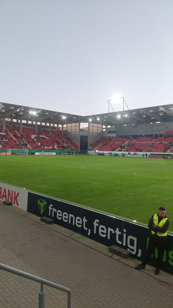 Meinetwegen kann es losgehen. #OFCKSC #DFBPokal