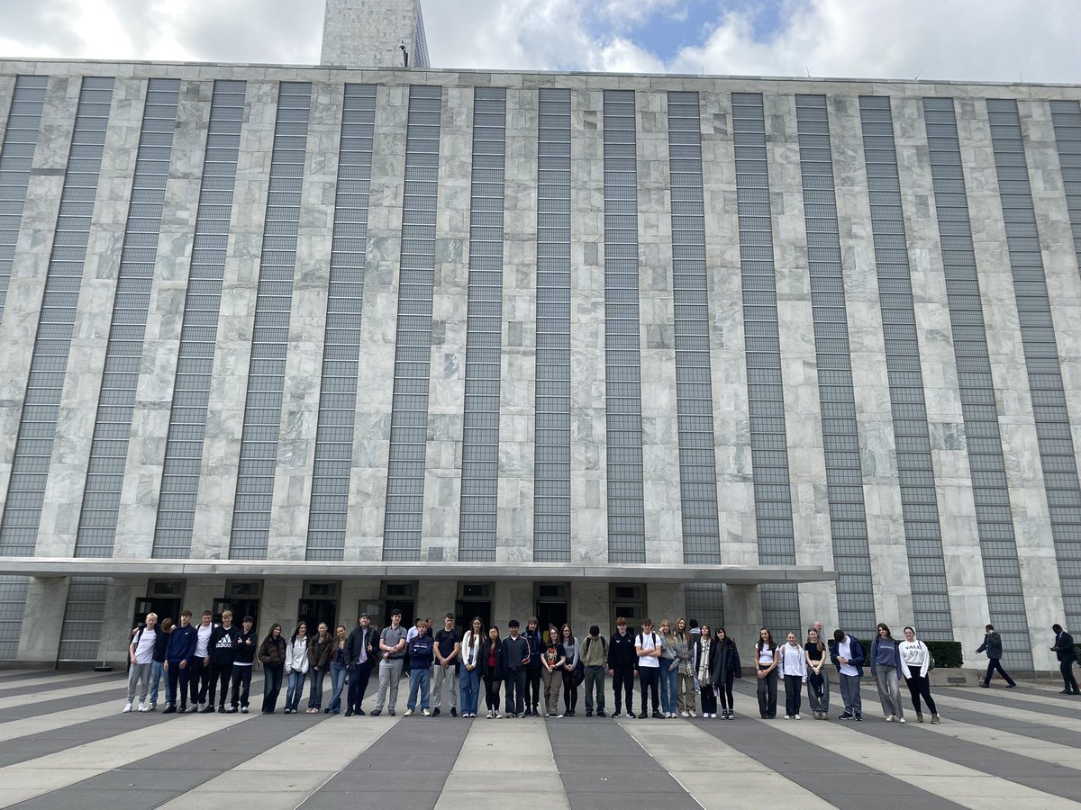 HBKGeog's tweet photo. #HBKGeogontour leaving the UN https://t.co/Bl57y4GVd3