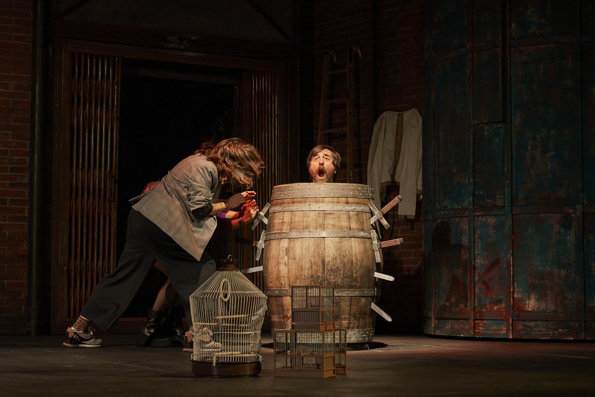 ⌛ En Rai ha fet un gir de 360º a la seva vida, però hi ha coses que mai canvien… i potser aquesta transició no ha estat tan bona com ell pensava.

Aprofita, que hi ha fins al 30% de descompte actiu per veure #EscapeRoom2!

🎟️ bit.ly/EscapeRoom__2