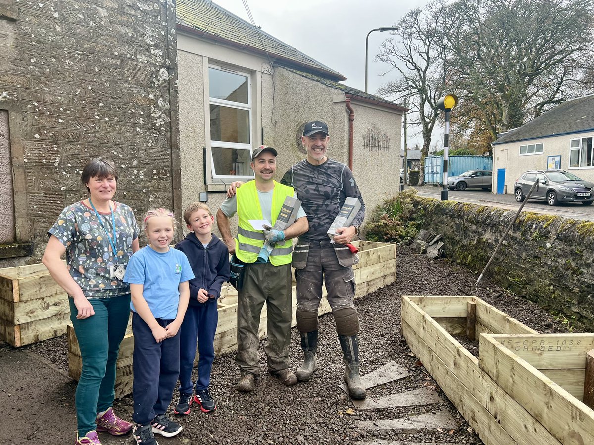 BracoPrimary's tweet photo. We would like to say a massive ‘thank you’ to members of our local community and @WeAreBenchmark for their hard work transforming our Community Garden. We cannot wait to begin using our new raised beds grow some produce 🥬🍅🥒🥕. #CommunityEngagement https://t.co/Nq891hah79