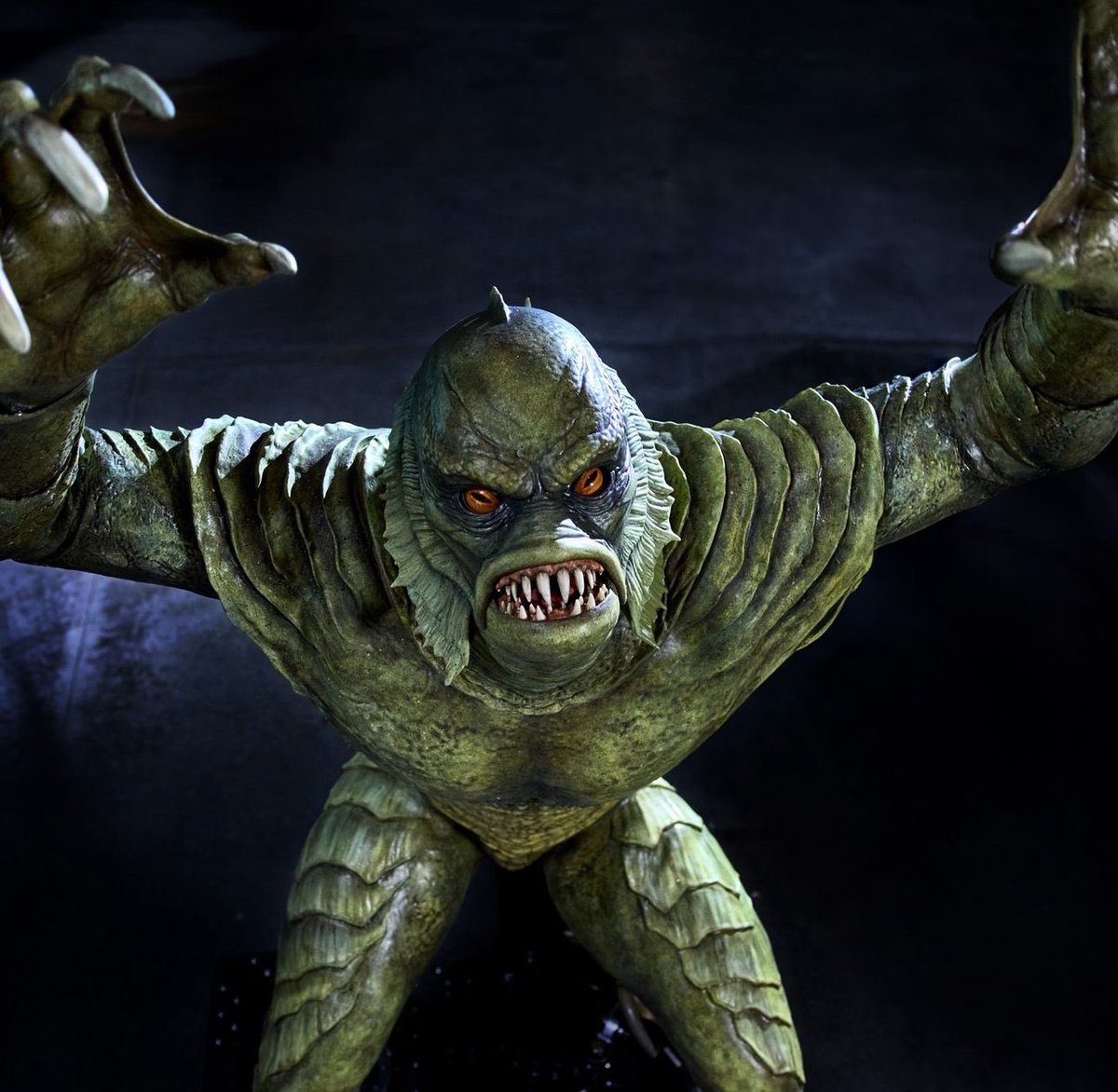pizzabeardparty's tweet image. Top of my list of reasons to go to Epic Universe next year….. GILL-MAN ANIMATRONIC