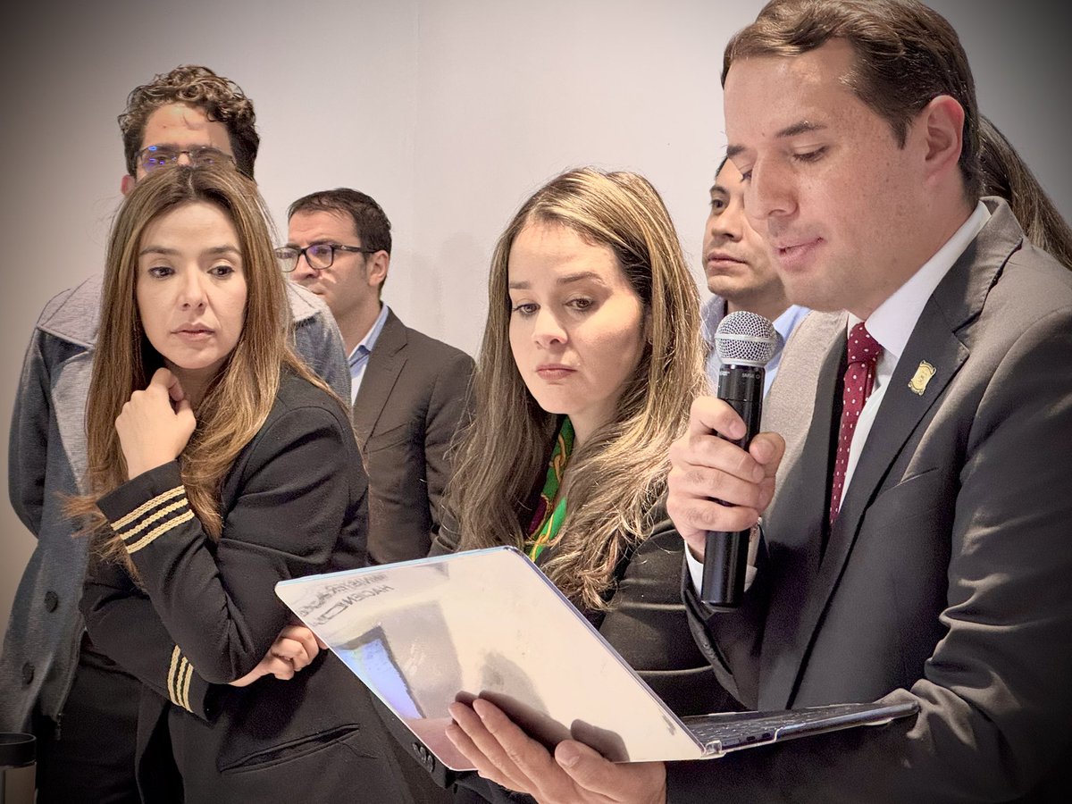 Acompañamos la discusión en la reunión de Coordinadores y Ponentes del proyecto de ley 367/2024 del bienio 2025-2026 del Sistema General de Regalías con el que se espera $25,5 billones de ingresos corrientes para los próximos dos años que impulsaran el desarrollo de las regiones.