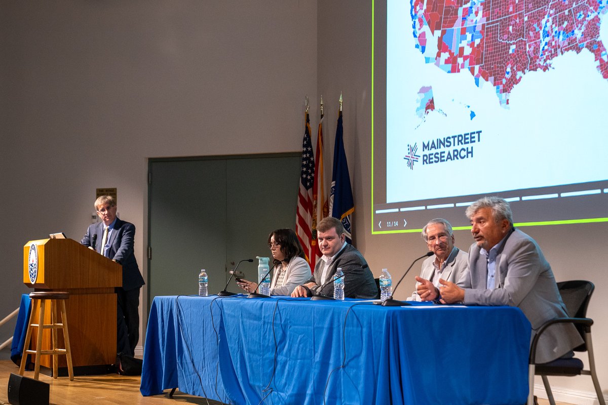 MainStUSApolls's tweet photo. The Mainstreet USA team was at @FloridaAtlantic yesterday for a presentation on our 2024 US Election @PollingFau partnership, and a broader discussion on how polling works. Thanks to the faculty and students who joined us in Boca Raton and remotely from Jupiter. #USpoli https://t.co/Ze9OqhE2CK