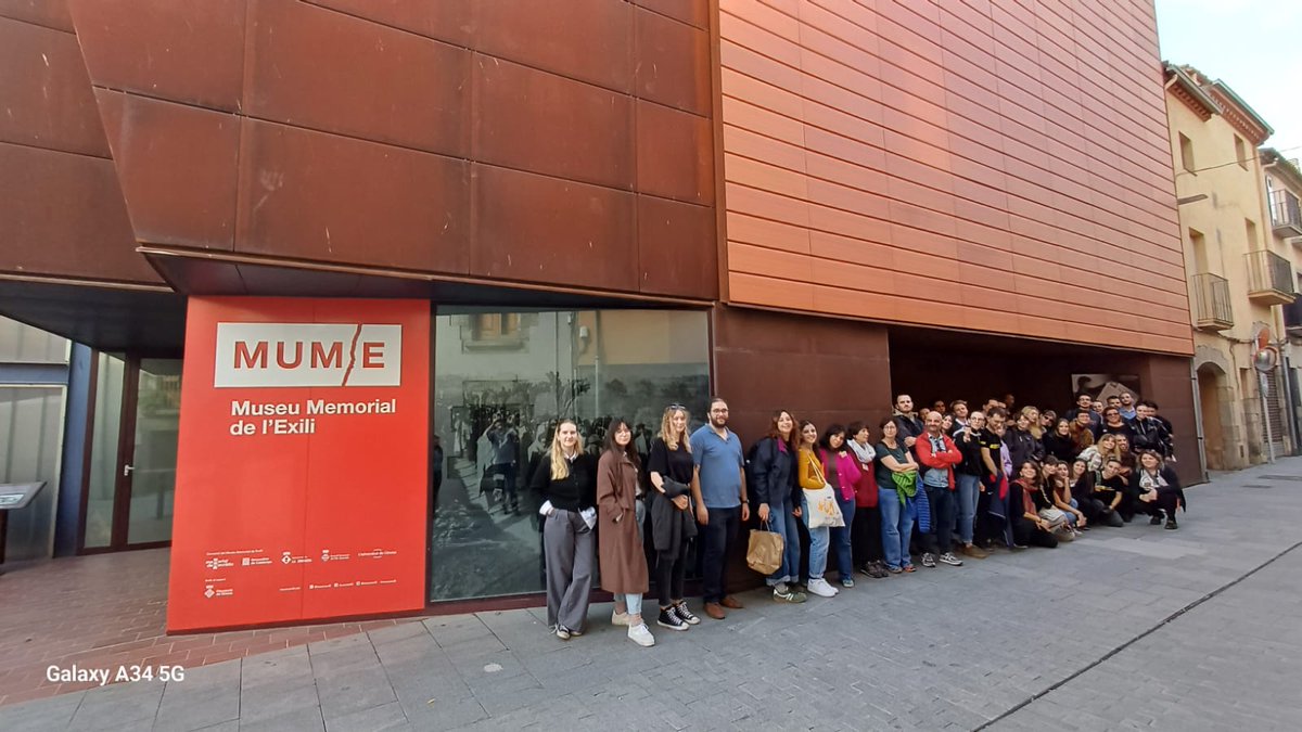 catmemoria's tweet photo. 🖼️ Estudiants europeus visiten el Museu Memorial de l’Exili (@museuexili) i la Mina Canta.

👉 Com a part del projecte @Wire_eu, una iniciativa que reivindica el paper de les dones en la resistència als totalitarismes europeus del segle XX.

ℹ️  https://t.co/3MUhgHJogy https://t.co/29gIdI4WW0