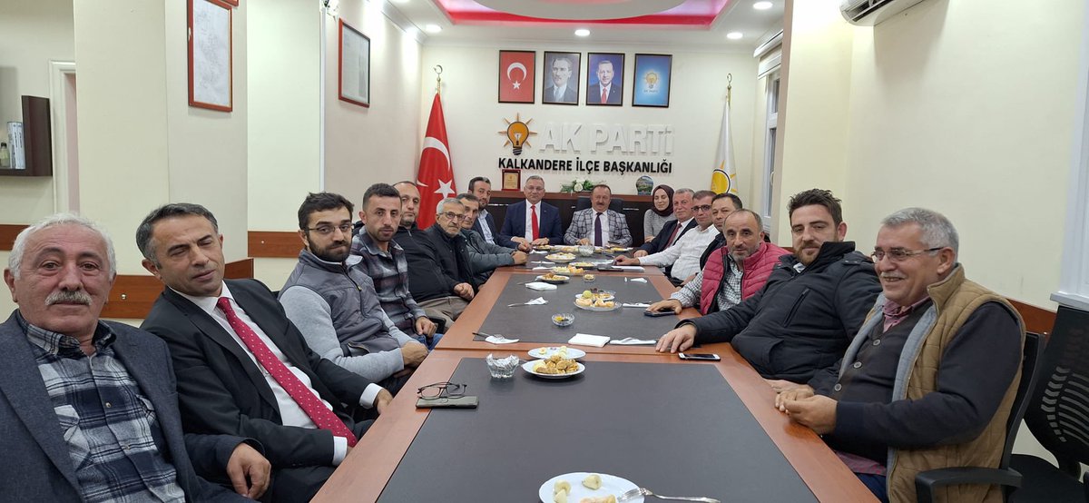 Haftalık olağan yönetim kurulu toplantımızı ilçe başkanımız Hasan AYYILDIZ başkanlığında Belediye başkanımız Mehmet YILMAZ yönetim kurulu üyelerimiz, İl genel ve belediye meclis üyelerimizin katılımıyla icra edildi. 
<a href="/hasanayyildiz_/">Hasan Ayyıldız</a> 
#akparti #rize #kalkandere