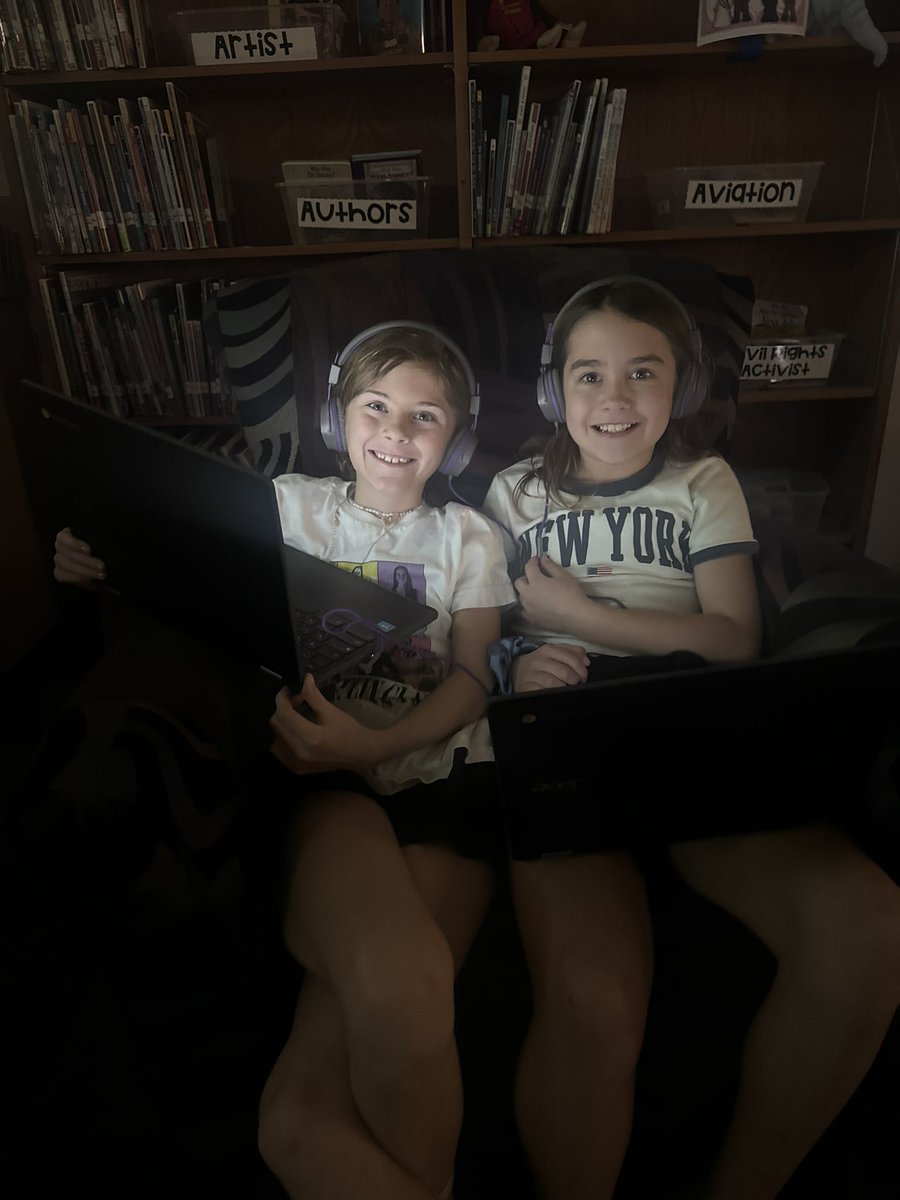 👻4th graders enjoyed a reading spooky stories on their Chromebooks this week! With <a href="/CapstonePub/">Capstone 📚</a> we can all read the same ebook at the same time! Reading is better with a friend! 🥰 <a href="/leawoodleopards/">Leawood Elementary</a>