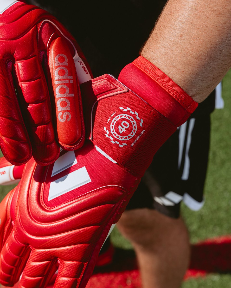 SOCCER.COM Keepers tweet media