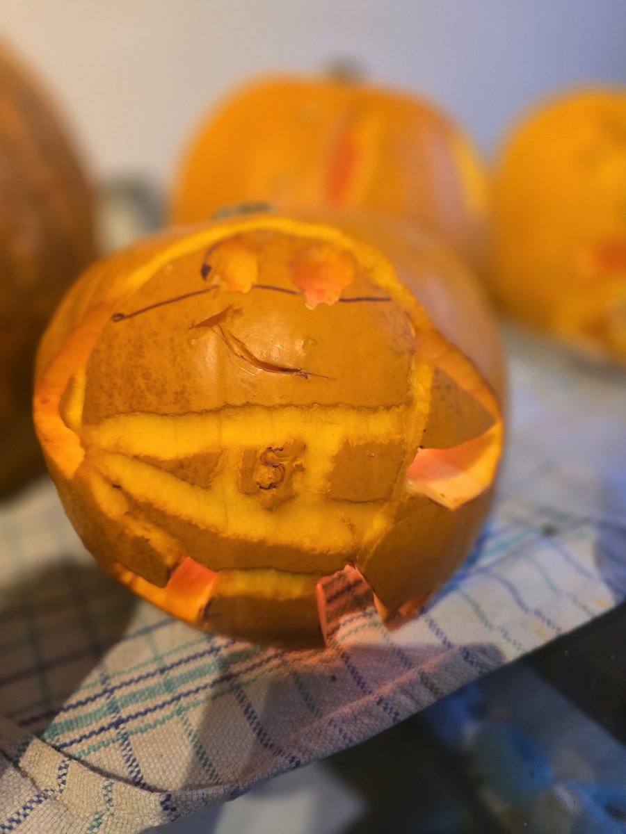 emmapowell1988's tweet photo. @CBeebiesHQ SuperTato inspired pumpkin for Bobby aged 9 Months 🎃🎃 https://t.co/nUbmyIENde