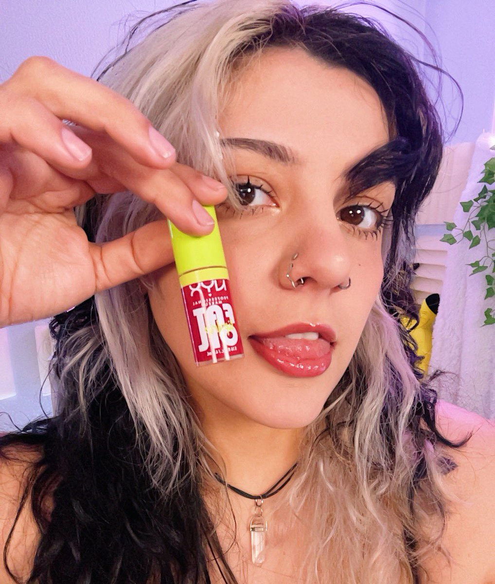 NEAT0QUEEN's tweet photo. YOOO one of my all-time fav makeup brands sent me some goodies! thanks for making me feel ✨bonita✨ @NYXCosmetics!!!
proud to be a small part of their #GameOutLoud campaign which aims to bring awareness & put a stop to anti-LGBTQIA+ bullying online 🌈🫶 https://t.co/25Pu7jw49K
