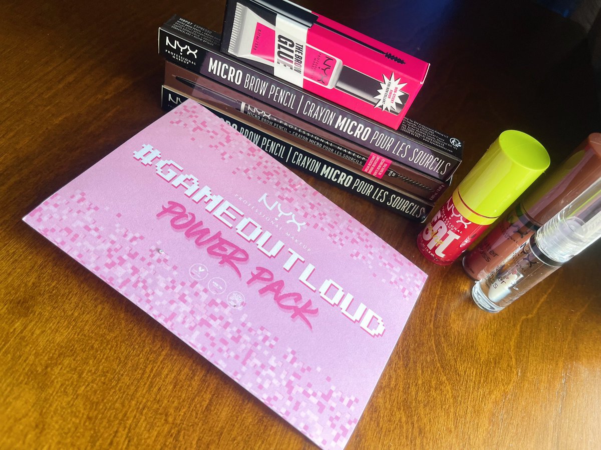 NEAT0QUEEN's tweet photo. YOOO one of my all-time fav makeup brands sent me some goodies! thanks for making me feel ✨bonita✨ @NYXCosmetics!!!
proud to be a small part of their #GameOutLoud campaign which aims to bring awareness & put a stop to anti-LGBTQIA+ bullying online 🌈🫶 https://t.co/25Pu7jw49K