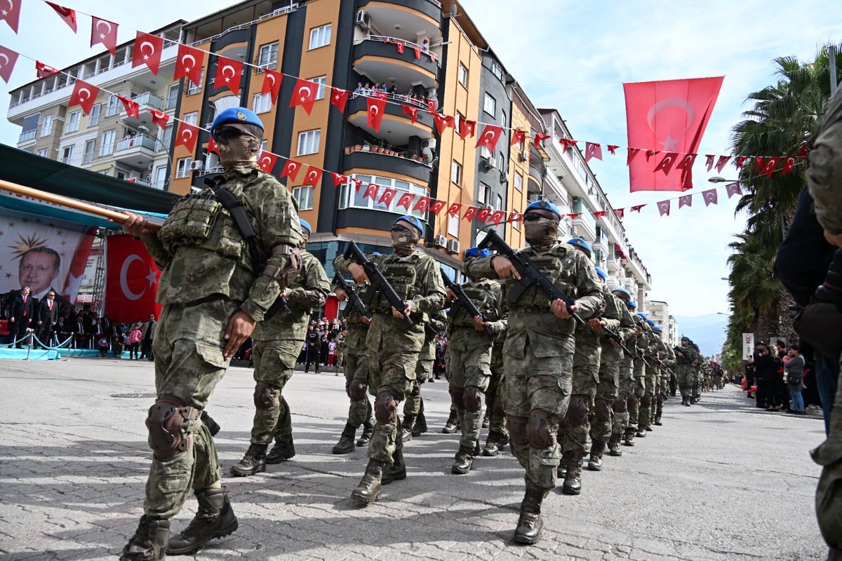 29 Ekim Cumhuriyet Bayramımız, Valimiz Dr. Erdinç Yılmaz, protokol mensupları ve vatandaşlarımızın katılımıyla Osmaniye'mizde büyük bir coşkuyla kutlandı.