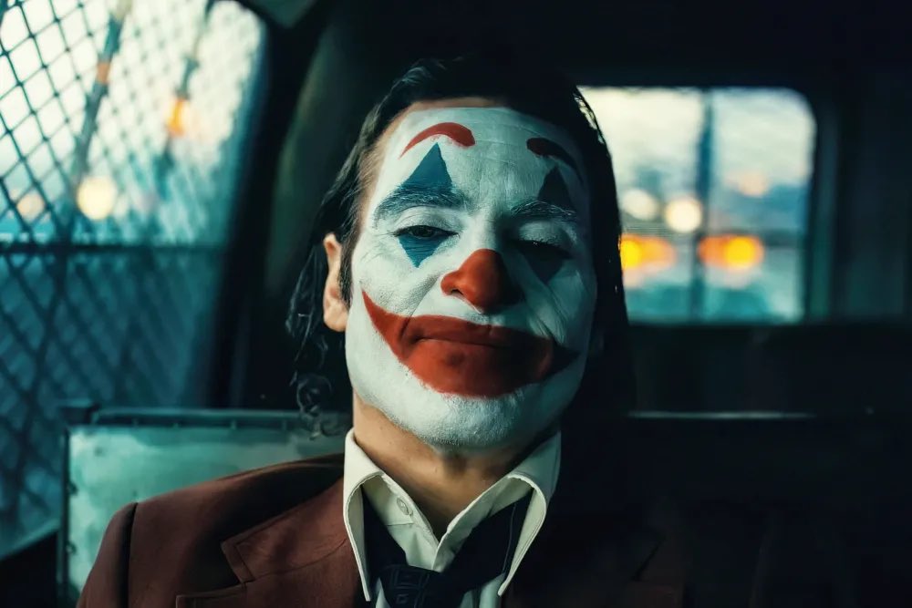 DiscussingFilm's tweet photo. Quentin Tarantino loved ‘JOKER 2’ &amp; says that Todd Phillips is the Joker.

“He’s saying fuck you to the movie audience. He’s saying fuck you to Hollywood. He’s saying fuck you to anybody who owns any stock at DC and WB… Todd Phillips is the Joker”

(via: https://t.co/8IYB4yPBWE) https://t.co/Pviy7yerhq