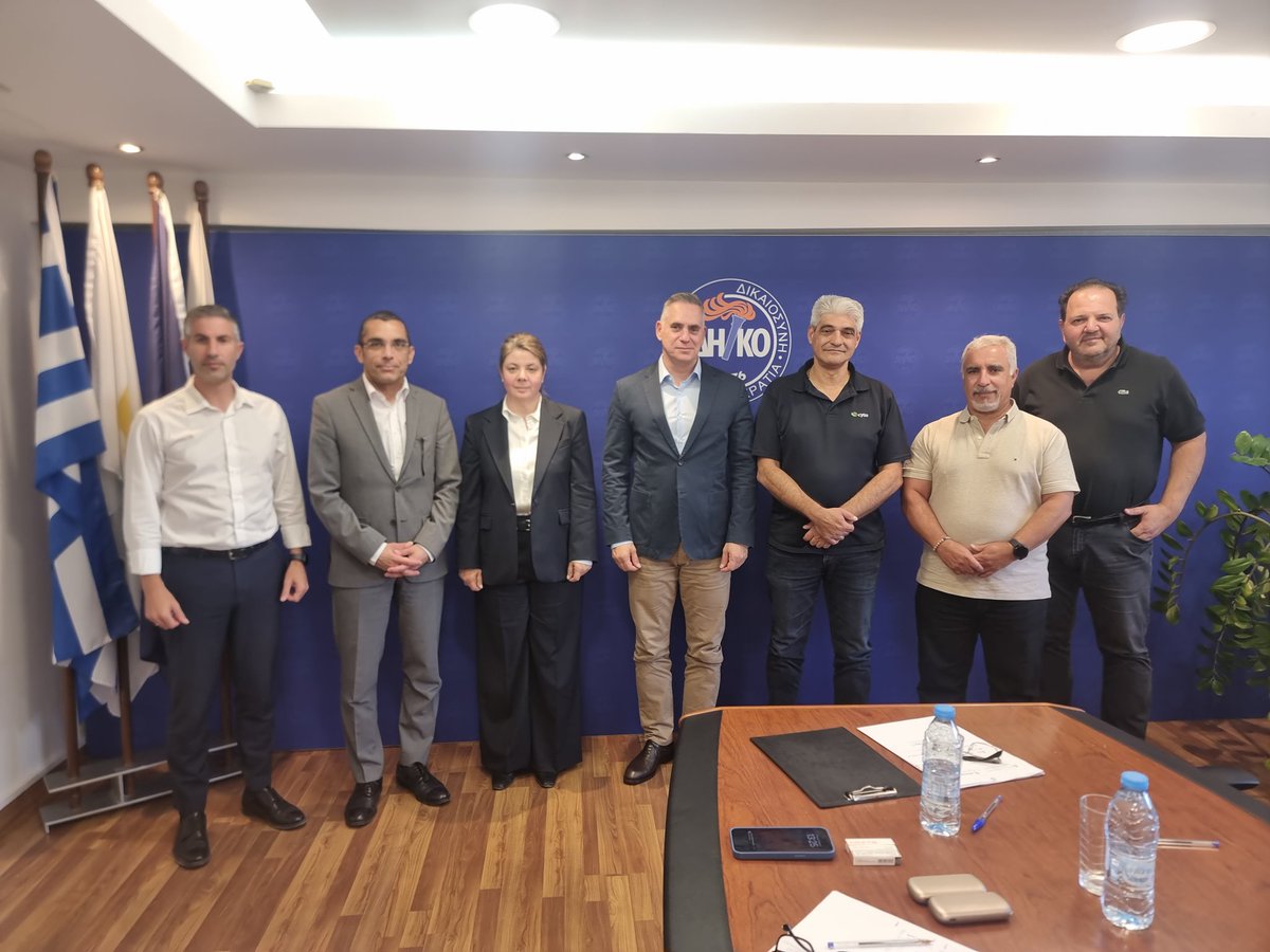paseatik's tweet photo. Ενημερώσαμε το  @DIKO1976 για τις τελευταίες εξελίξεις στην @cytacyprus . Παρουσιάσαμε τις θέσεις μας σχετικά με την συμφωνία "μετεξελιξης προσωπικού ". Ευχαριστούμε τον Πρόεδρο @NicholasPapadop τους βουλευτές @cpantelides και @christianaerot1 και τον εκπρόσωπο τύπου @TManitaras https://t.co/qQSHIE1lYL