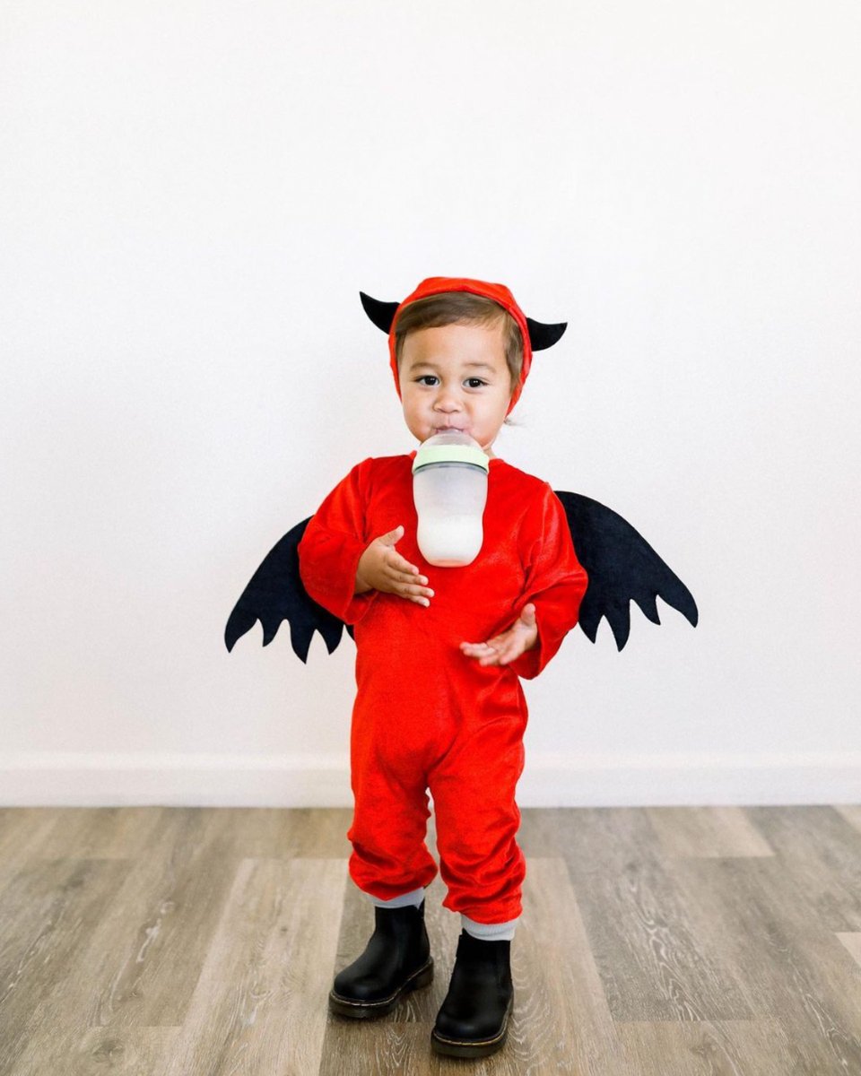 Even the littlest devils need their Comotomo fix! 😈🍼 Tell us in the comments—what's your little one dressing up as this Halloween? 🎃🧡 

#ComotomoCuties #Comotomo #LittleDevil #HalloweenFun