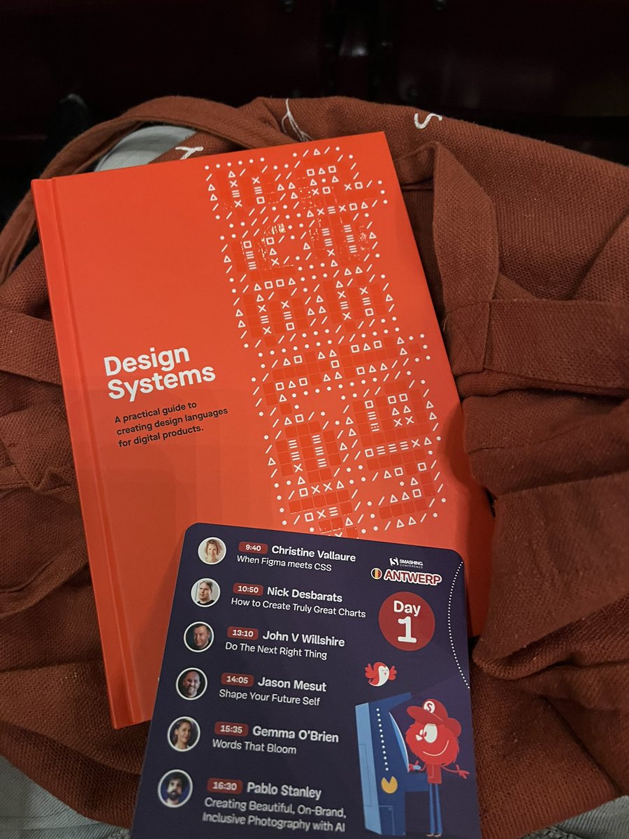 alexhris's tweet image. Added to lib ✅ #designsystems #smashingbooks