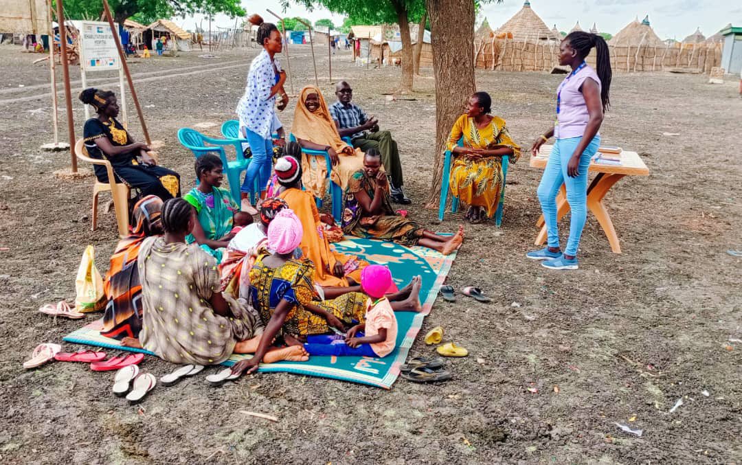 ACRA_SouthSudan's tweet photo. Access to information on sexual and reproductive health empowers women to make informed decisions about their bodies and future. 

ACRA continues to work towards a #SouthSudan where women are informed and empowered. 

Join us and together let’s improve the lives of women.

#SRHR 
#Accesstoinformation